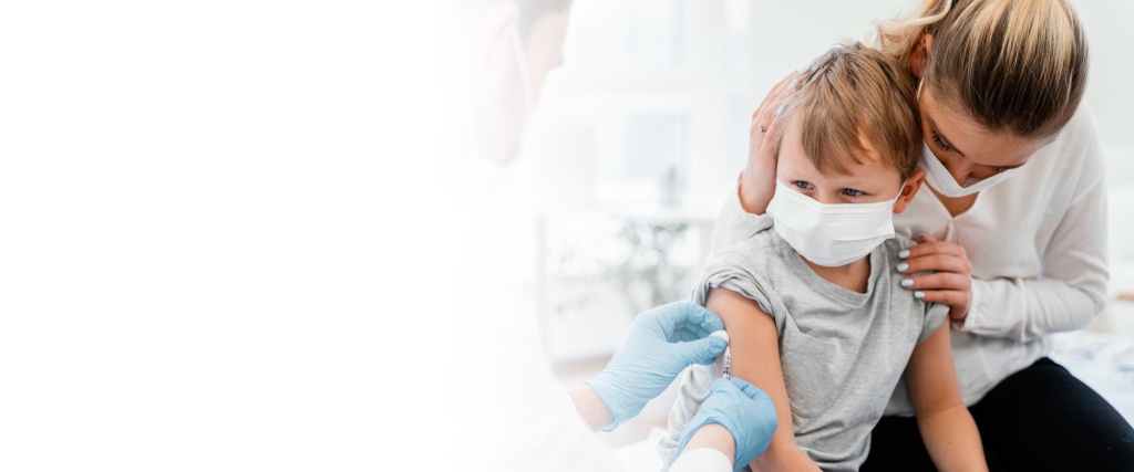 Малыш под защитой: в «Альфа-Центре Здоровья» доступна вакцина от гепатита Б РЕГЕВАК B!